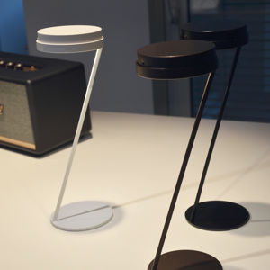 Knikerboker Knikerboker Zeta LED stolní lampa senzor USB černá